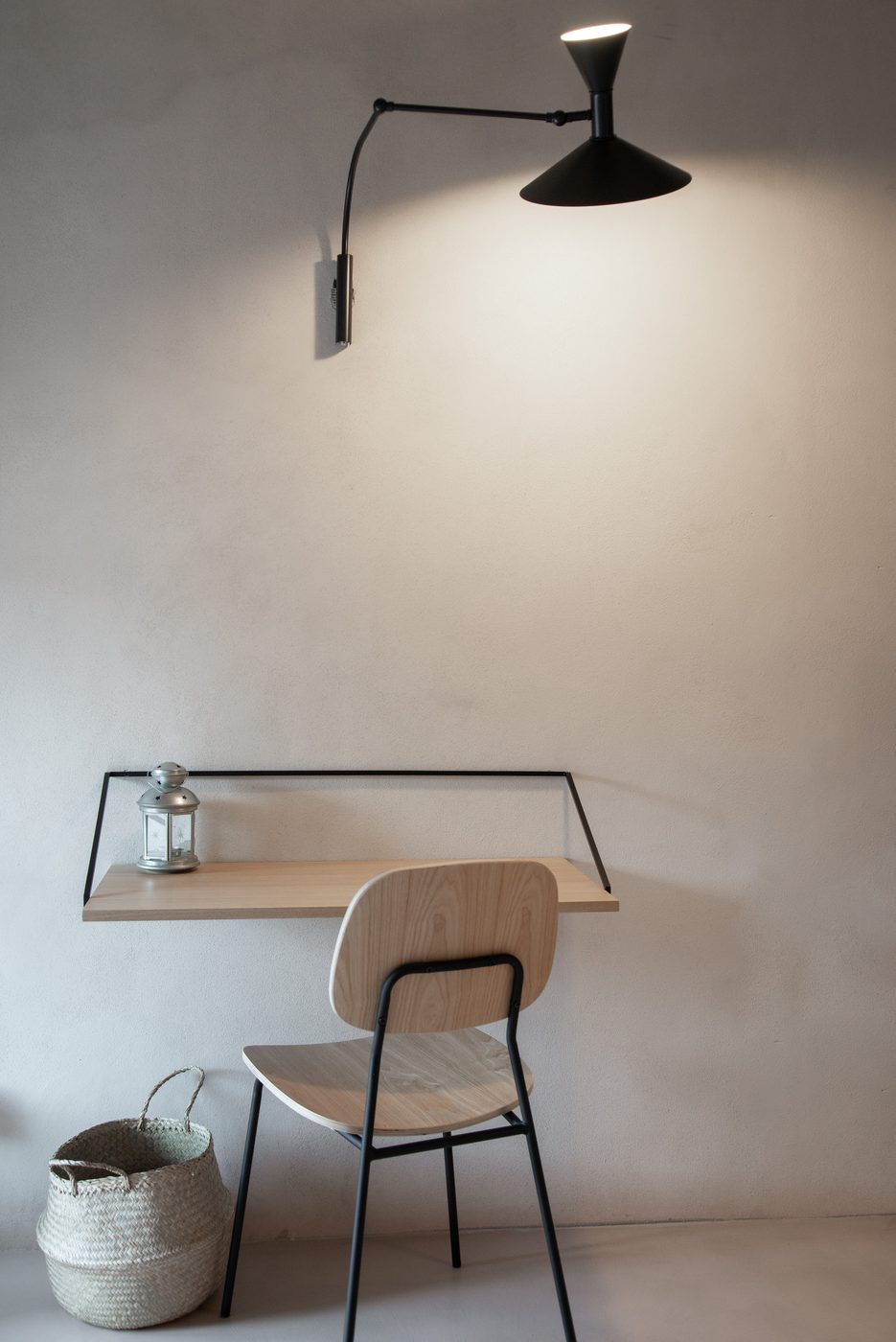 Bedroom desk detail with wall lamp at Ca' Remurin, Verezzi, Liguria