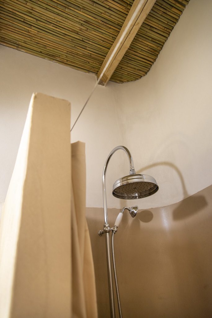 En-suite shower detail with reed ceiling at Ca' Remurin, Verezzi, Liguria